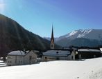 Il paese Pennes in Val Sarentino d'inverno